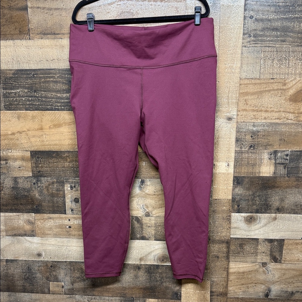 Fabletics Maroon Cropped Leggings Womens Size 2X